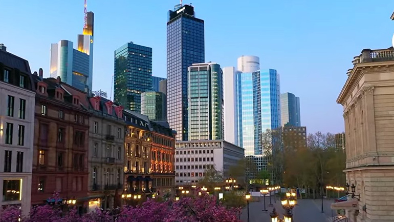 Γνωρίστε τη Φρανκφούρτη από ψηλά